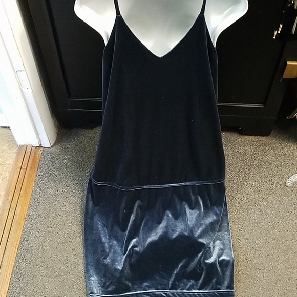 Ava & Lu Azure Dress - Picture 3 of 8